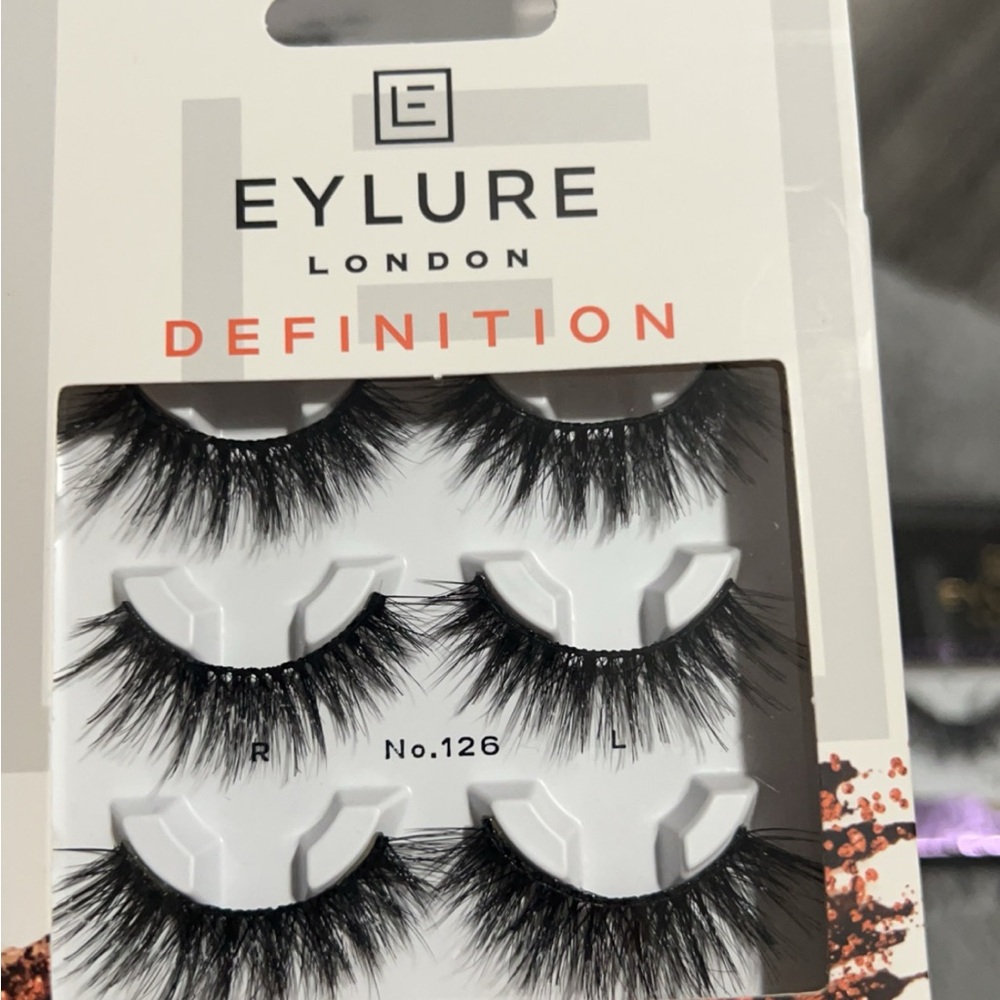 Eylure London Definition No.126 Dramatic Black Lashes